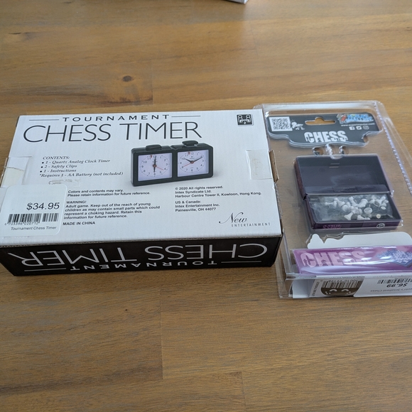 Tournament Chess Timer and Mini Chess Set - Picture 2 of 3